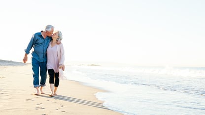 Ældre par på strand